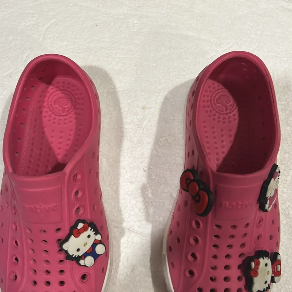 Native Hello Kitty jewels on perforated water shoes size 10 toddler pink white